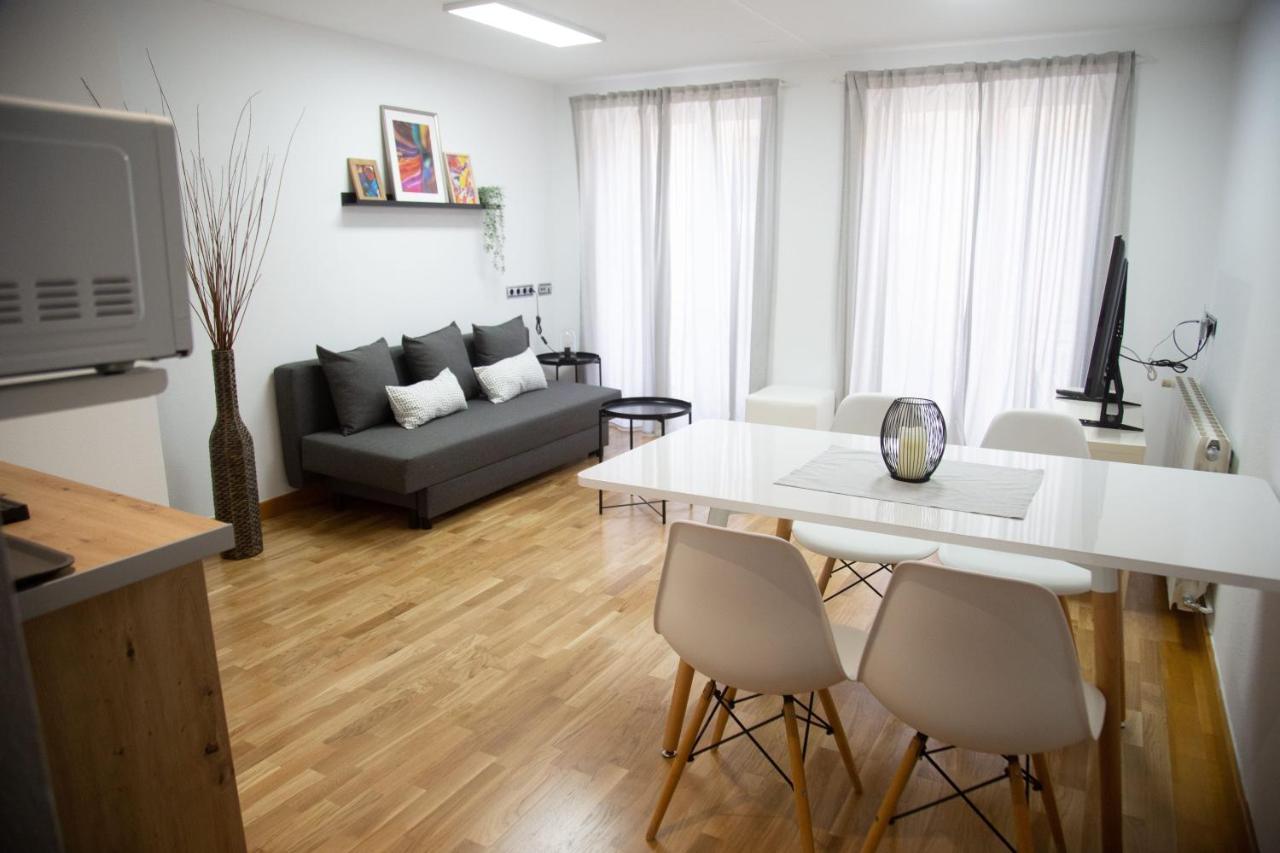 Elizabeth Towers Apartment Almansa Exterior photo